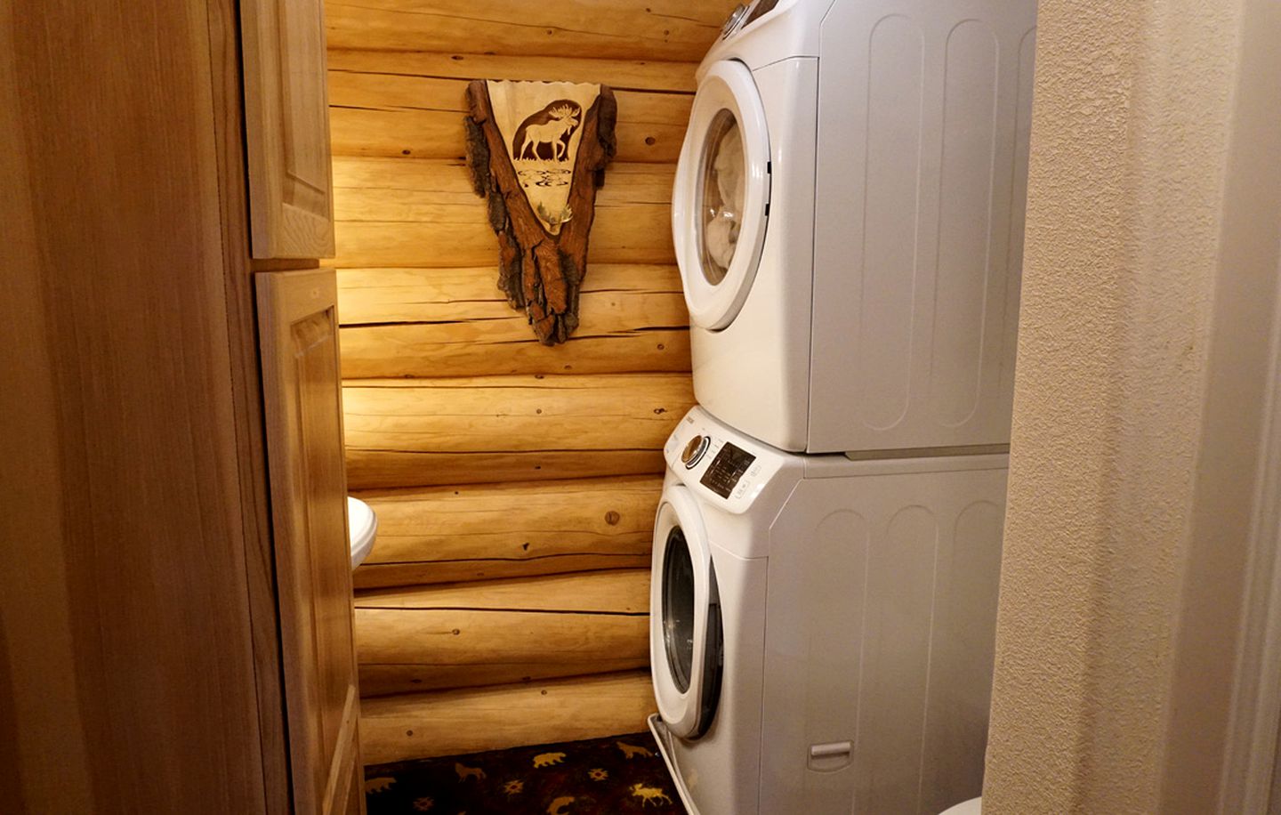 Impressive Log Cabin with Luxurious Jacuzzi in Kenai, Alaska