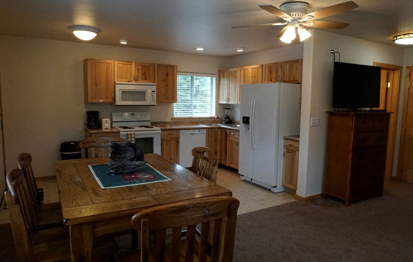 Lovely Family-Friendly Cabin with Private Balcony near Soldotna, Alaska