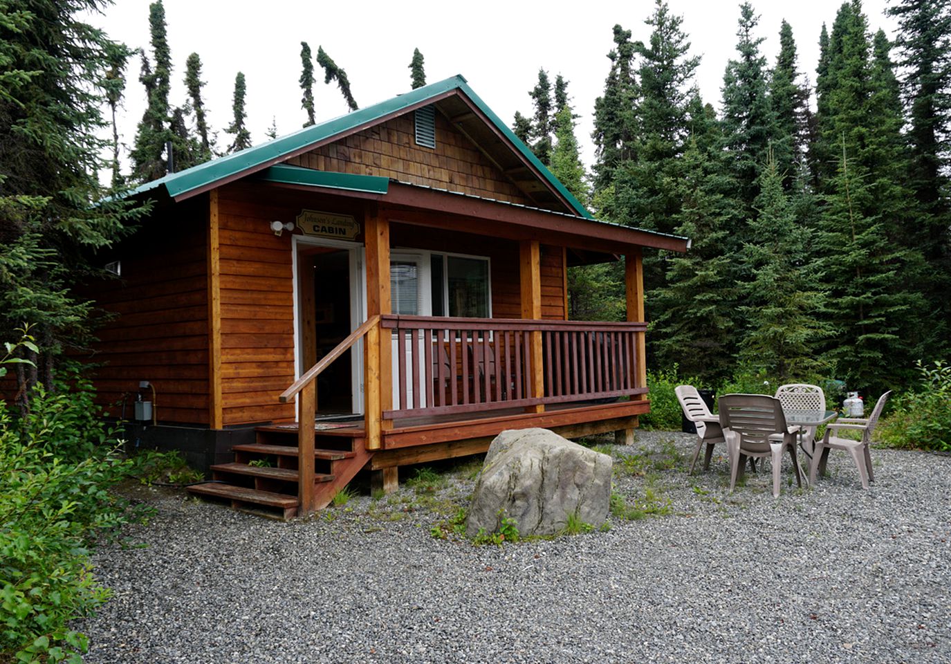 Gorgeous Romantic Cabin Rental with Private Porch near Ridgeway, Alaska