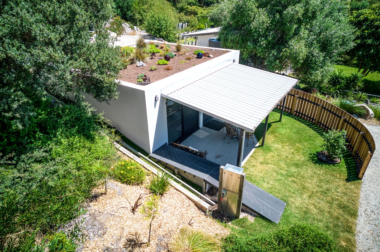 Deluxe Beachside Cottage with Access to Venus Bay's Sandy Beaches in Victoria, Australia
