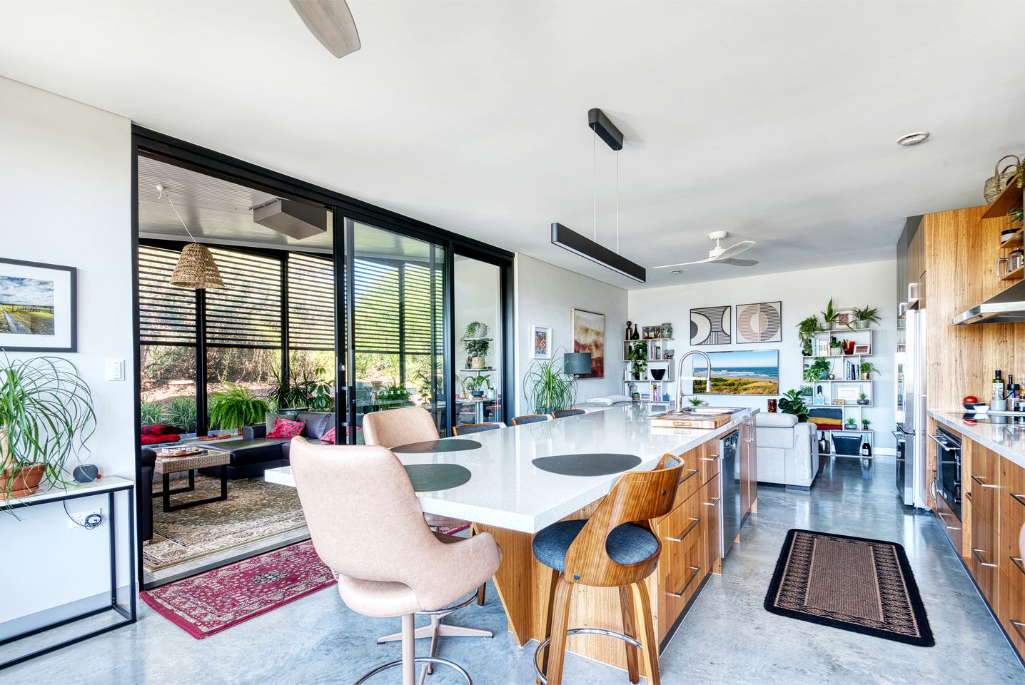 Impressive, Eco-Friendly Designer Rental with Pool for Bird Watchers and Ocean Enthusiasts in Venus Bay, Australia