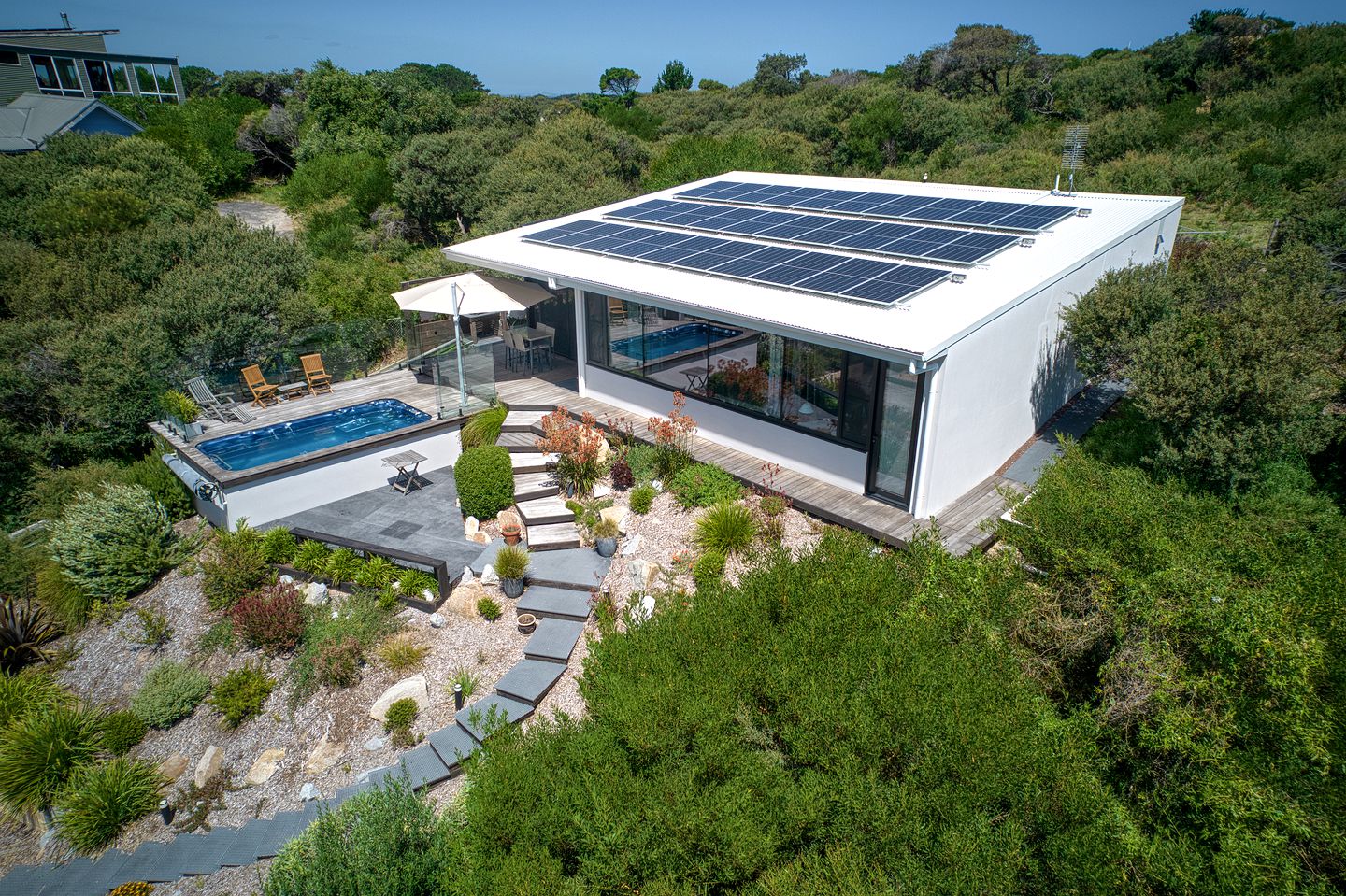Impressive, Eco-Friendly Designer Rental with Pool for Bird Watchers and Ocean Enthusiasts in Venus Bay, Australia