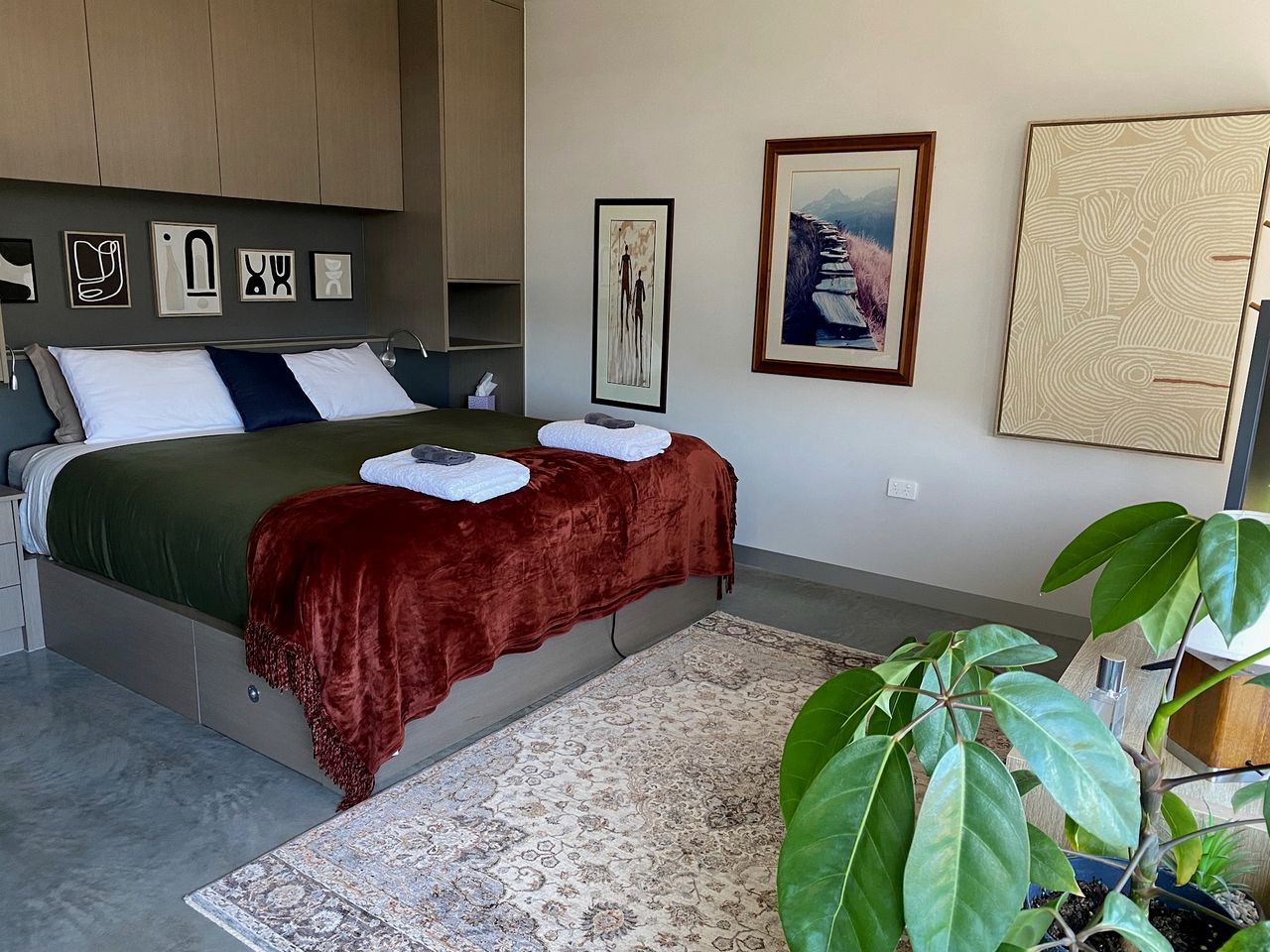 Impressive, Eco-Friendly Designer Rental with Pool for Bird Watchers and Ocean Enthusiasts in Venus Bay, Australia