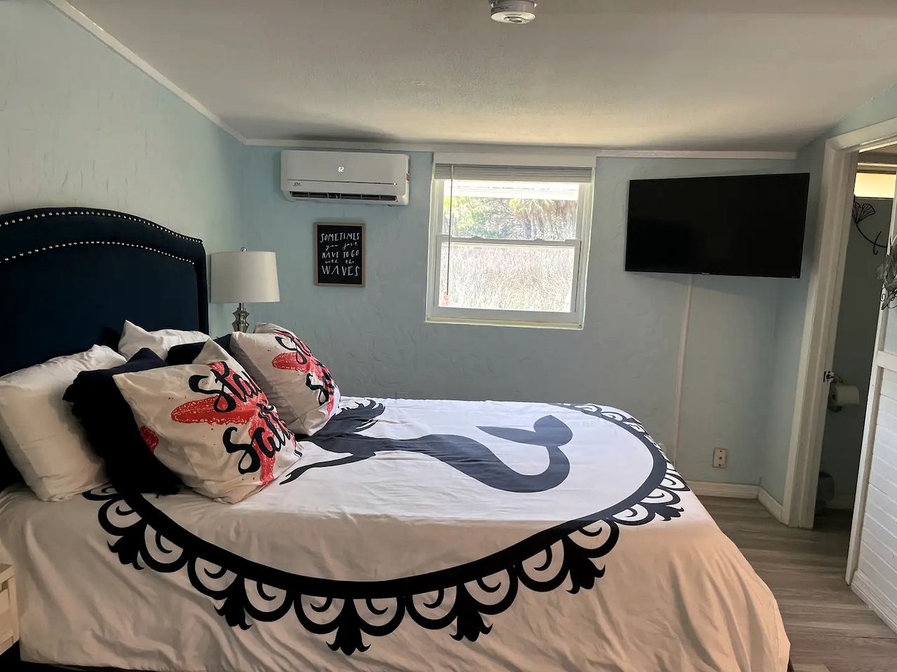 Beautiful Cottage with Stunning Views in Weeki Wachee, Florida