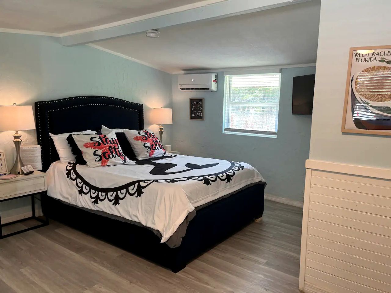 Beautiful Cottage with Stunning Views in Weeki Wachee, Florida