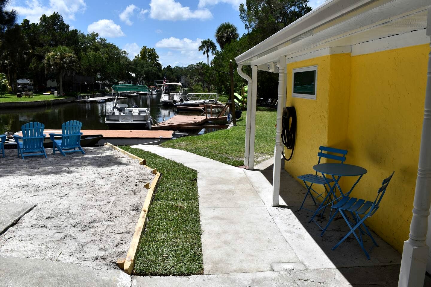 Beautiful Cottage with Stunning Views in Weeki Wachee, Florida