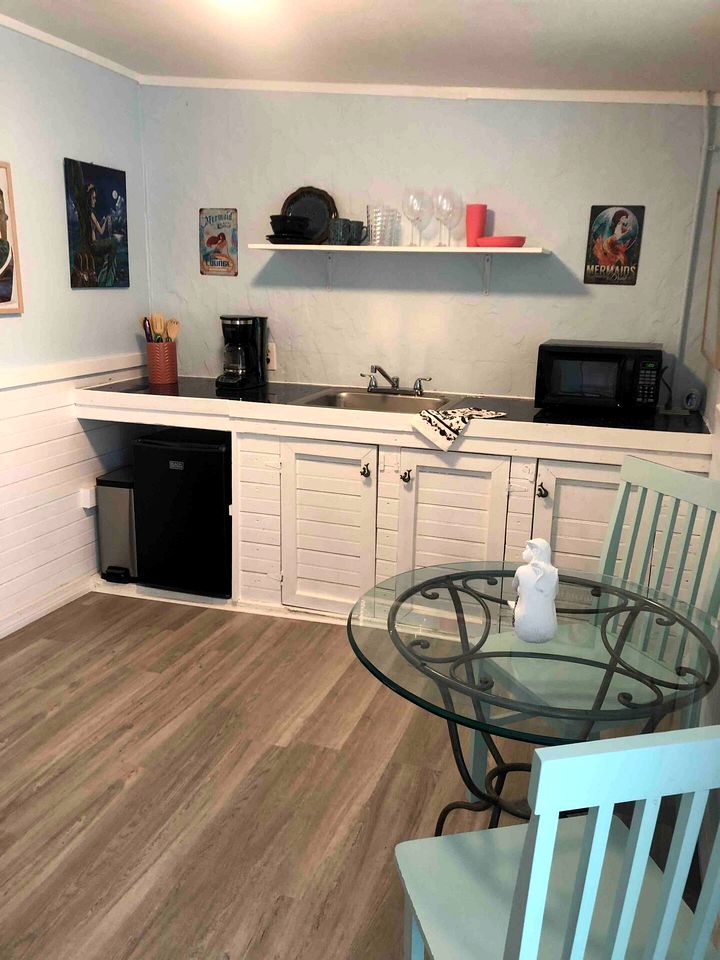 Beautiful Cottage with Stunning Views in Weeki Wachee, Florida