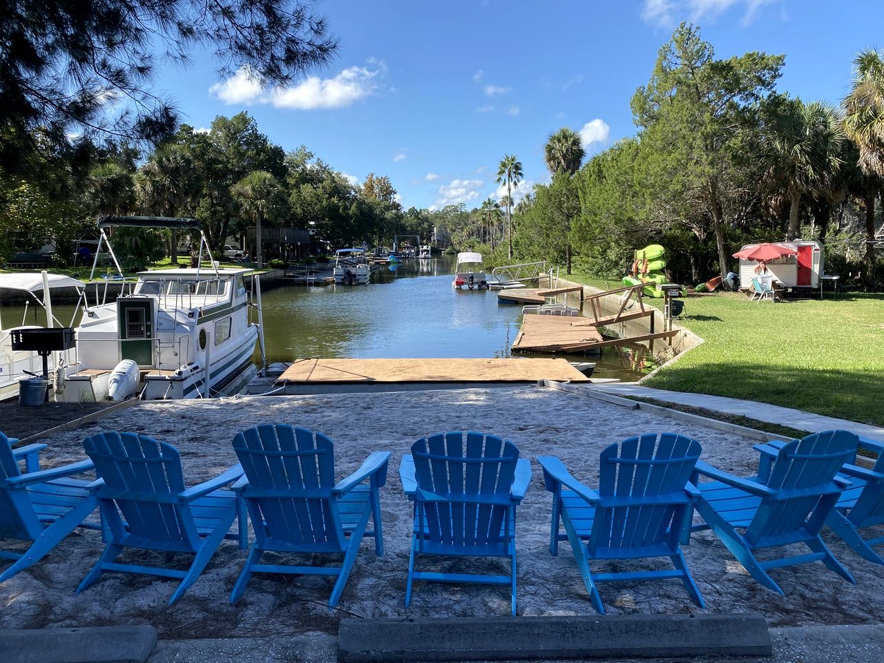 Beautiful Cottage with Stunning Views in Weeki Wachee, Florida