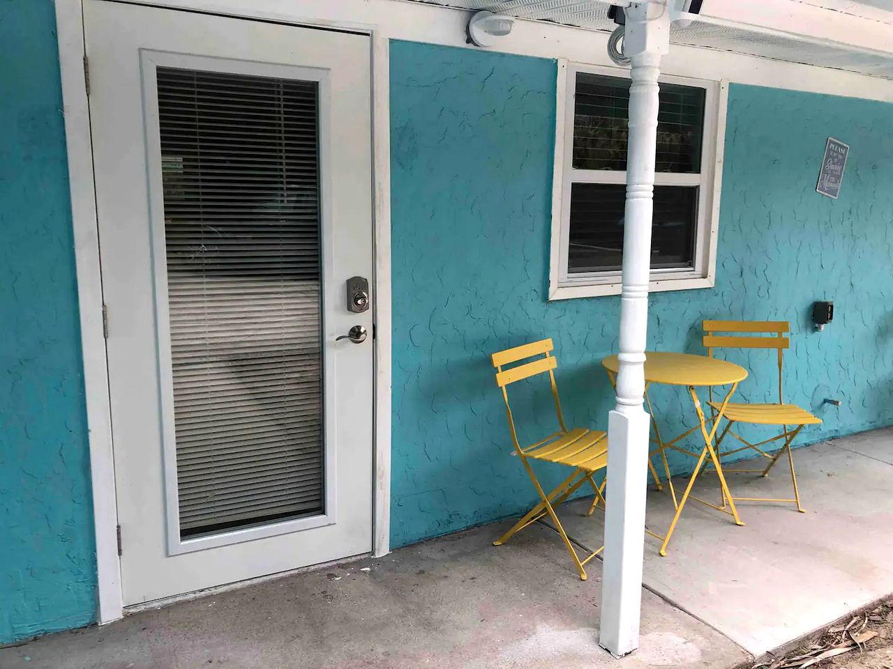 Beautiful Cottage with Stunning Views in Weeki Wachee, Florida