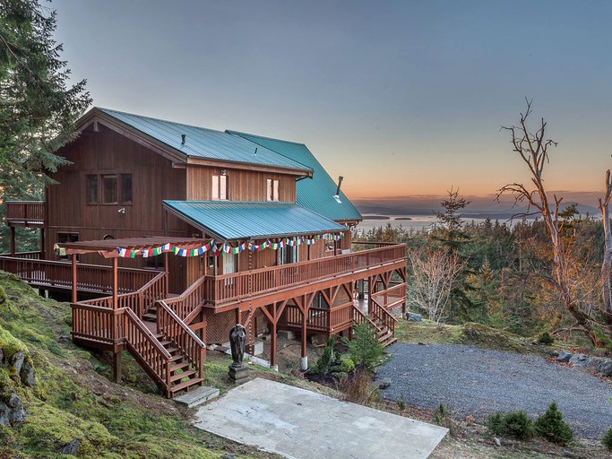 Cabins (Friday Harbor, Washington, United States)