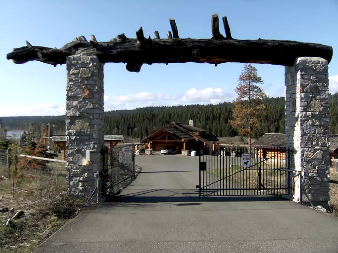 Nature Lodges (Lac La Hache,, British Columbia, Canada)