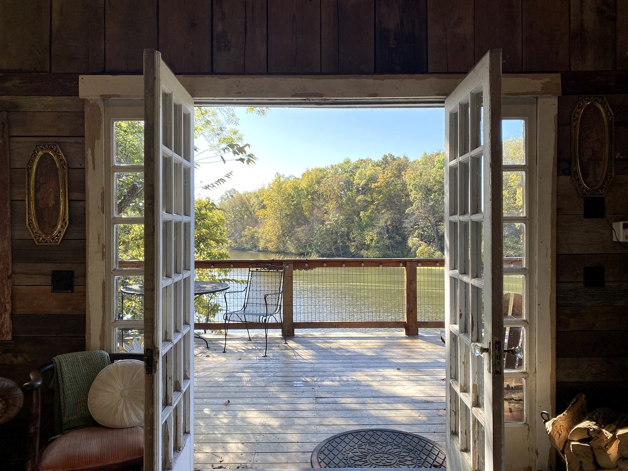 Light-Filled Lakeside Cabin with Private 15-Acre Spring-Fed Lake Near Downtown Excelsior Springs, Missouri
