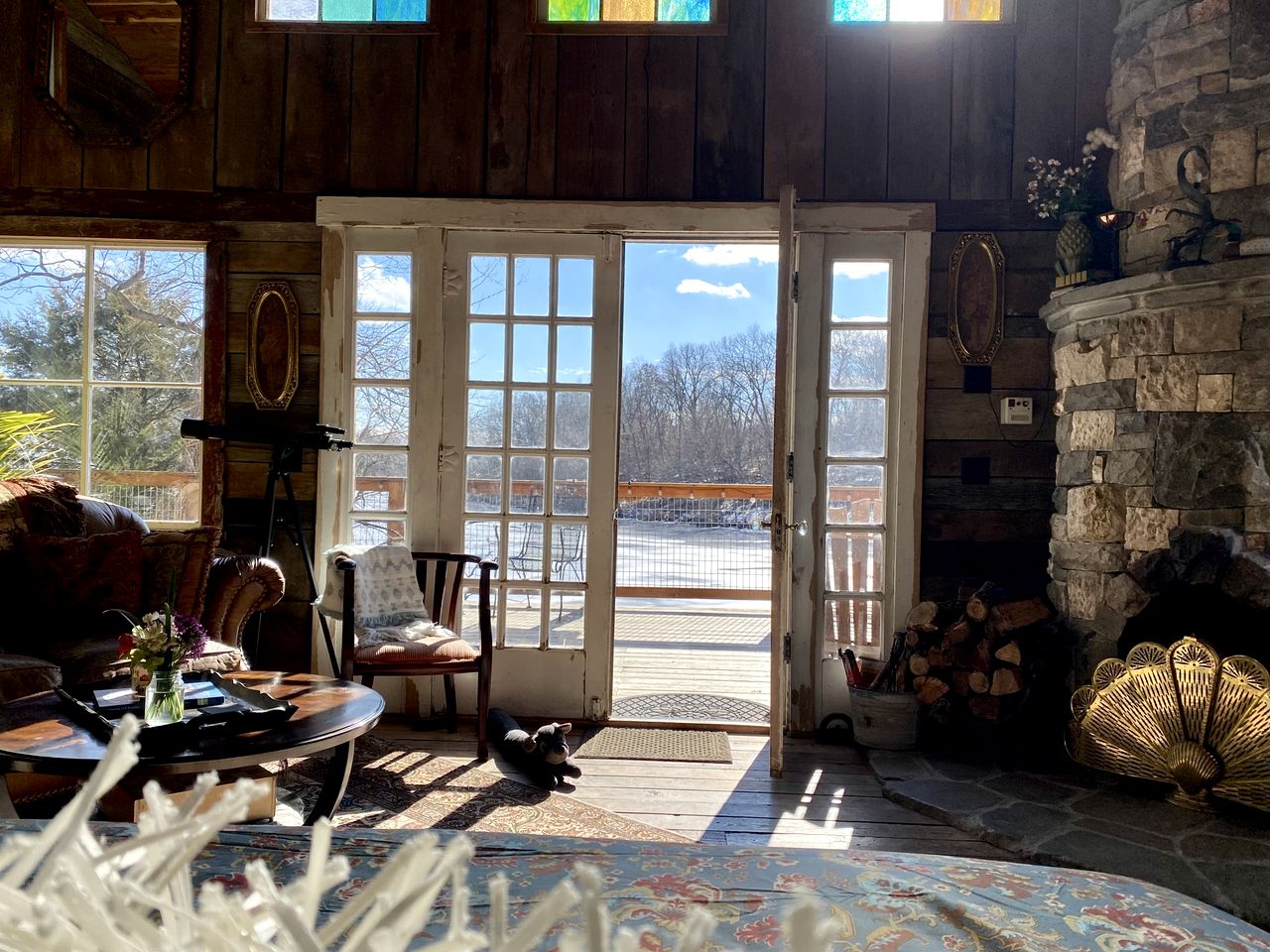 Light-Filled Lakeside Cabin with Private 15-Acre Spring-Fed Lake Near Downtown Excelsior Springs, Missouri