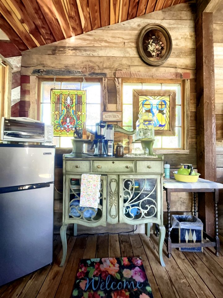 Light-Filled Lakeside Cabin with Private 15-Acre Spring-Fed Lake Near Downtown Excelsior Springs, Missouri