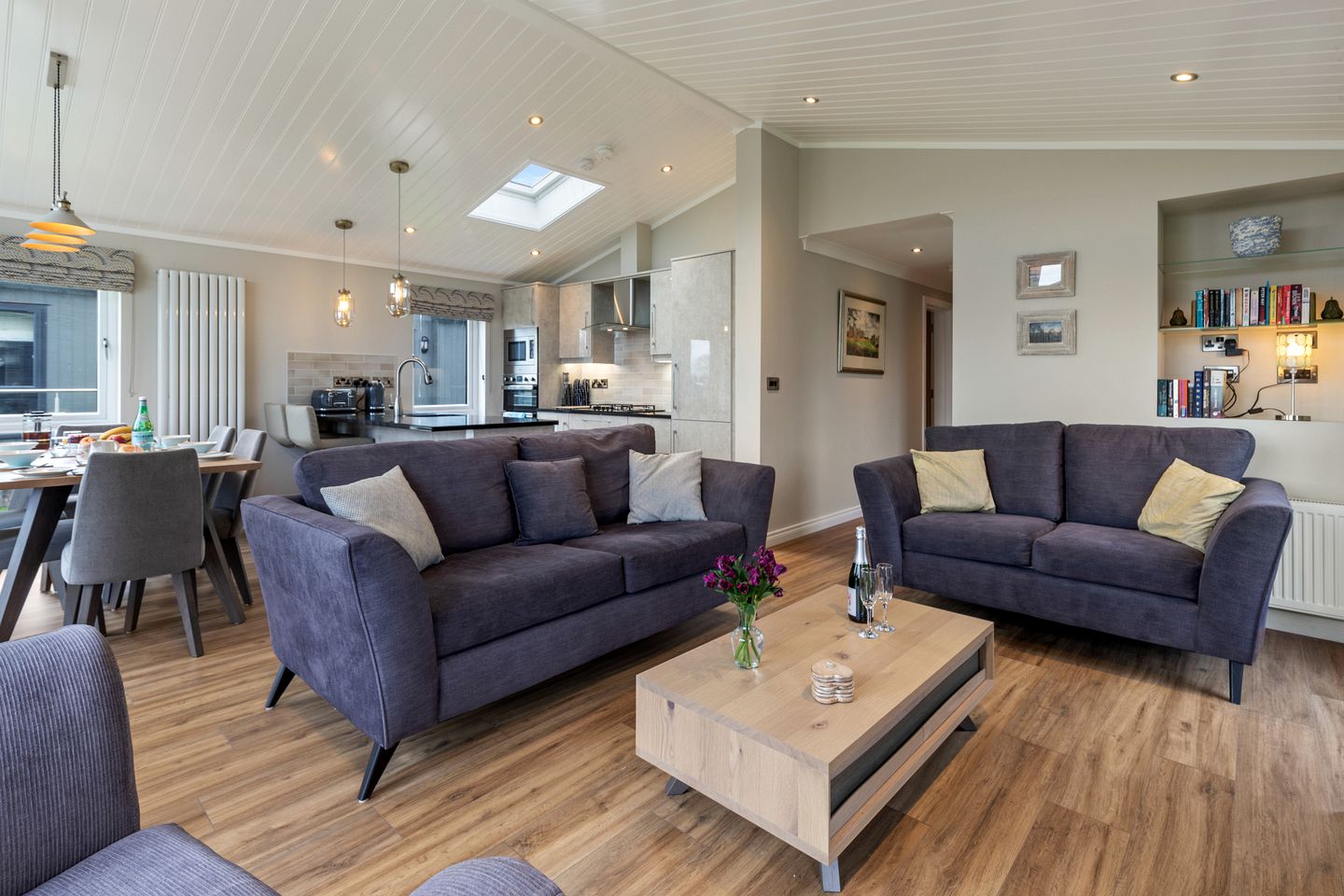 Dog-Friendly Luxury Lodge with Patio near Tenby & Saundersfoot, Pembrokeshire Coast