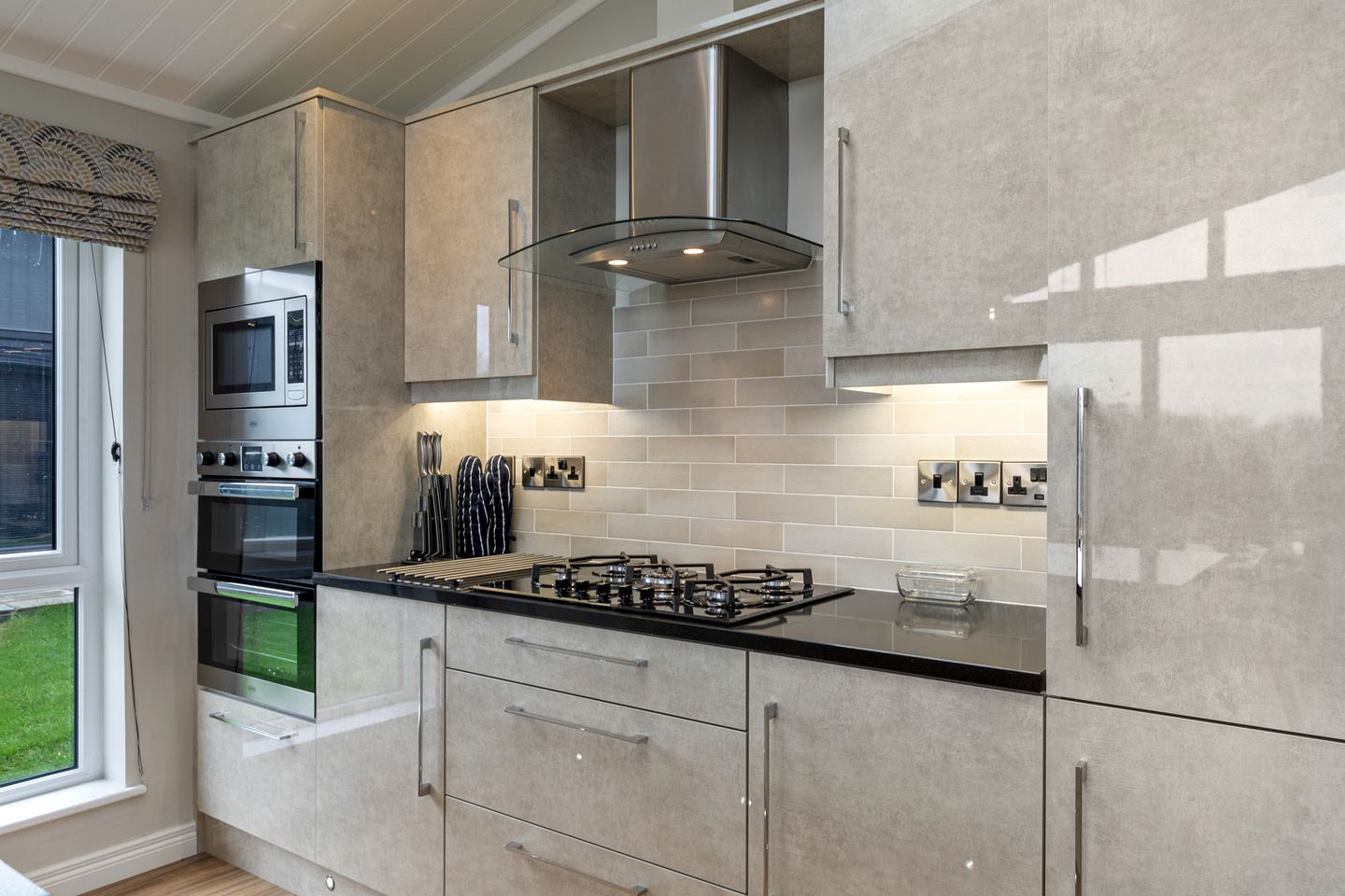 Dog-Friendly Luxury Lodge with Patio near Tenby & Saundersfoot, Pembrokeshire Coast