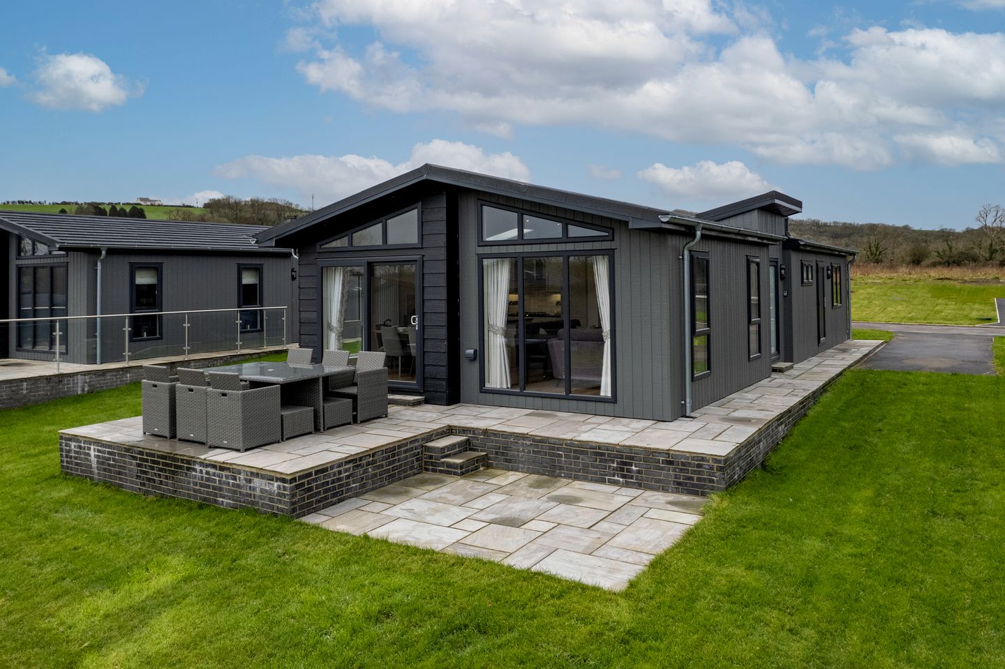 Dog-Friendly Luxury Lodge with Patio near Tenby & Saundersfoot, Pembrokeshire Coast