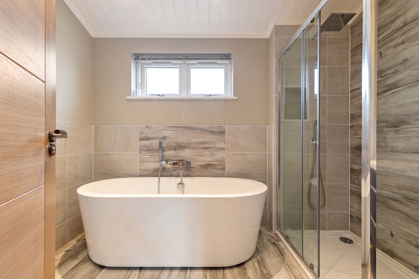 Dog-Friendly Luxury Lodge with Patio near Tenby & Saundersfoot, Pembrokeshire Coast