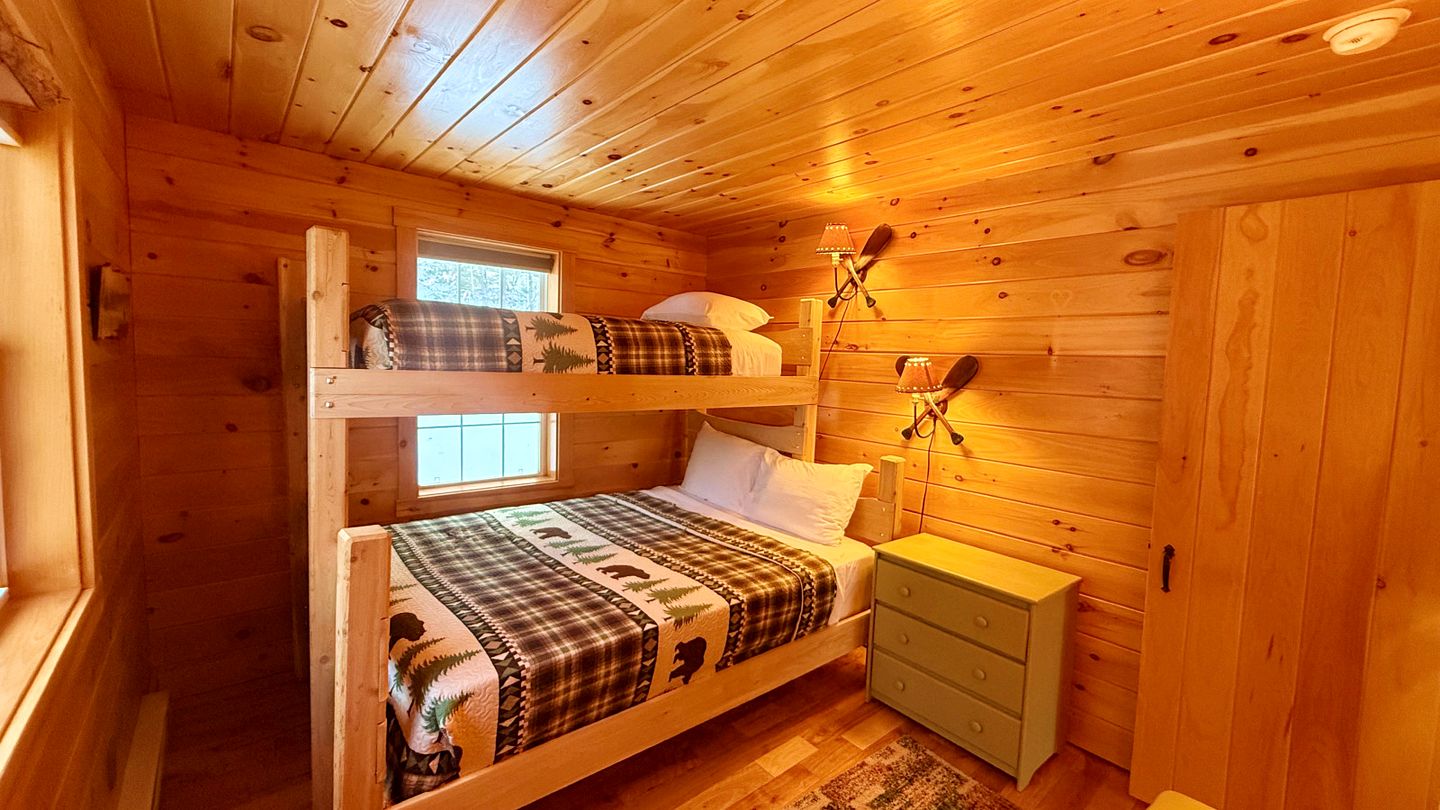 Cozy Lakeside Cabin Retreat with Scenic Views for a Relaxing Getaway in Greenville, Maine