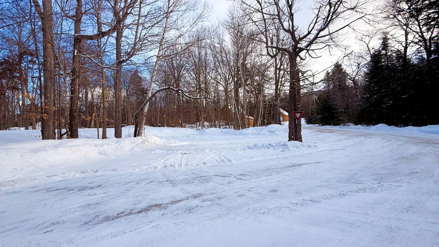 Cozy Lakeside Cabin Retreat with Scenic Views for a Relaxing Getaway in Greenville, Maine