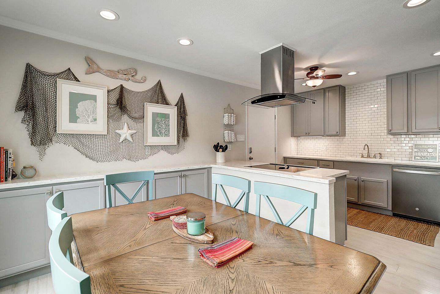 Picturesque Modern Cabin with Hot-Tub and Patio in Rockport, Texas
