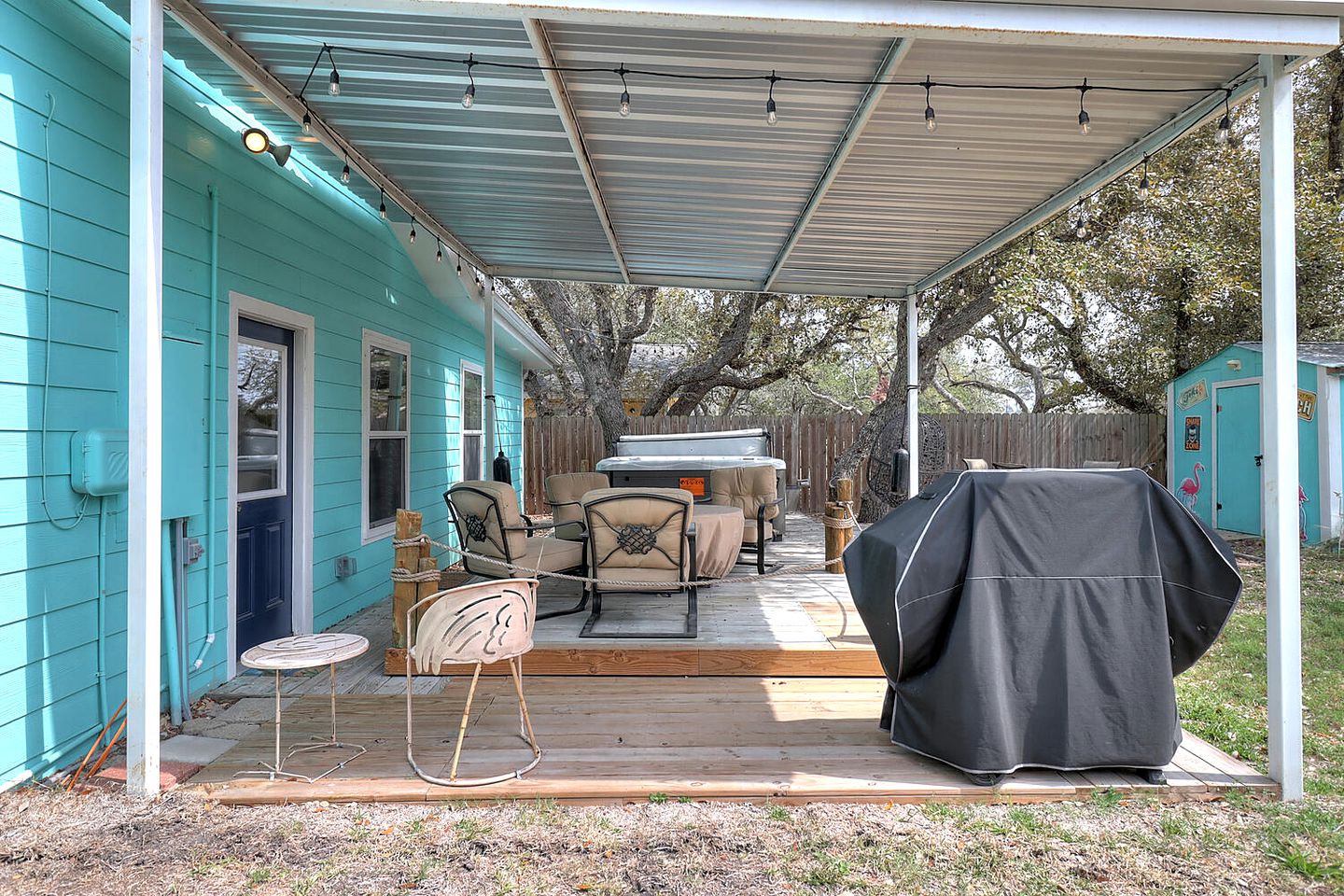 Picturesque Modern Cabin with Hot-Tub and Patio in Rockport, Texas