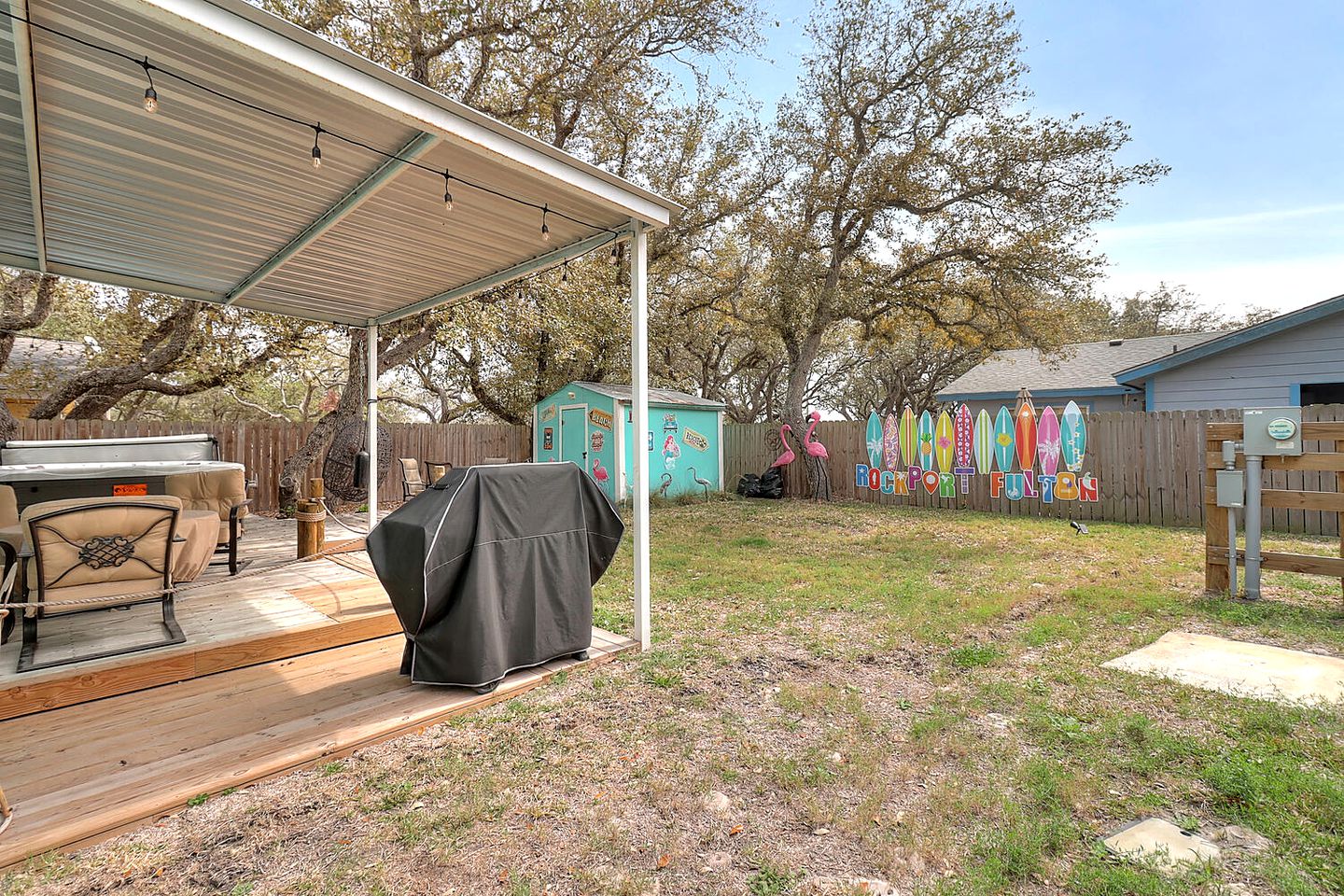 Picturesque Modern Cabin with Hot-Tub and Patio in Rockport, Texas