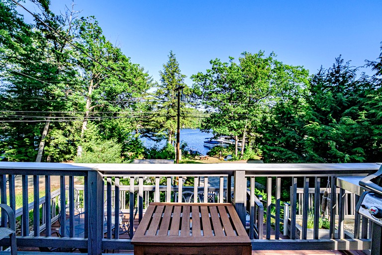 Sandy Feet Retreat A Sebago Waterfront Camp in Kettle Cove, Cabins
