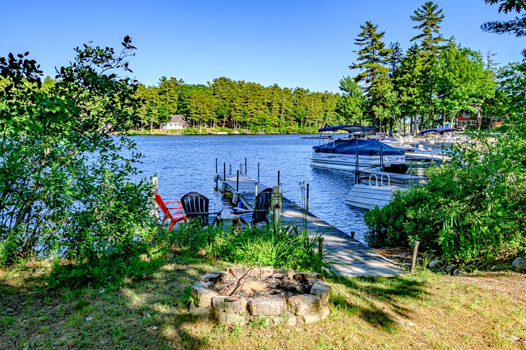 Sandy Feet Retreat A Sebago Waterfront Camp in Kettle Cove, Cabins