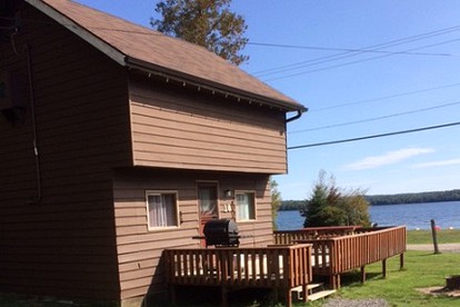 Lakefront Cottage Rental With Wood Burning Fireplace In Haliburton