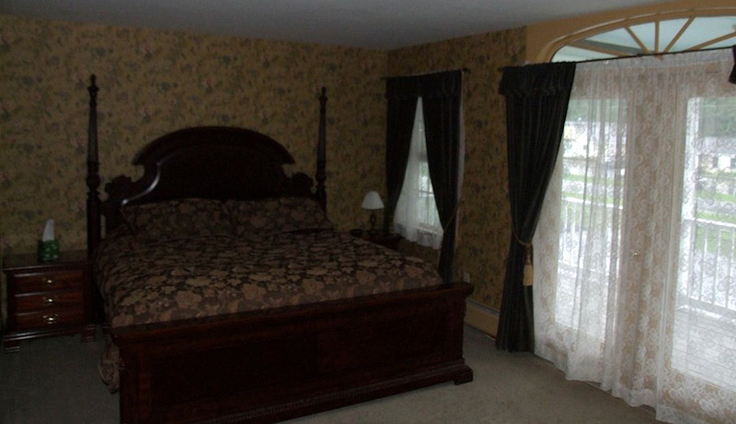 Romantic Accommodation for a Relaxing Escape in Windham County, Vermont