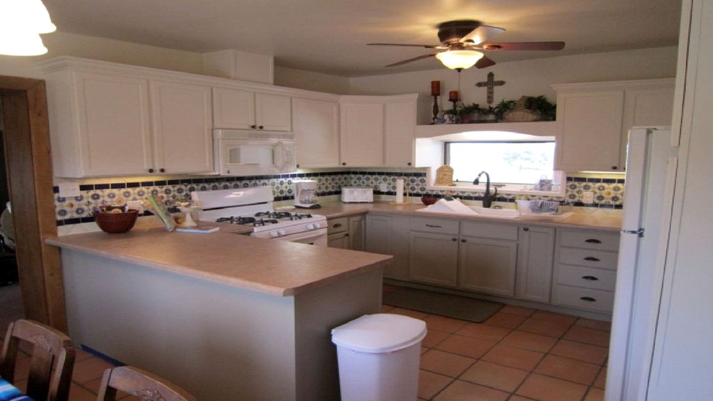 Beautiful Cottage Rental with Stunning Views near Santa Fe, New Mexico