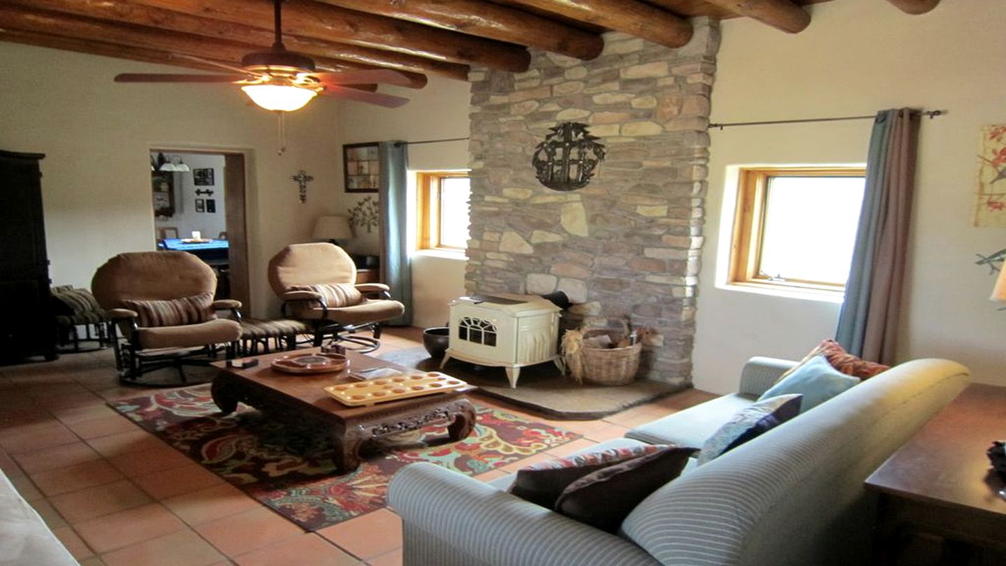 Beautiful Cottage Rental with Stunning Views near Santa Fe, New Mexico