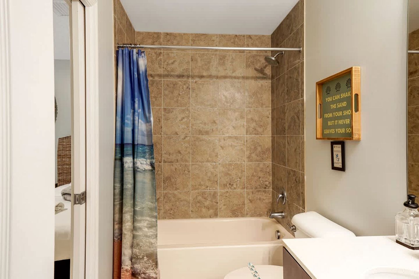 Modern Gated Townhouse with Heated Pool Access Near Beaches – Pompano Beach, Florida