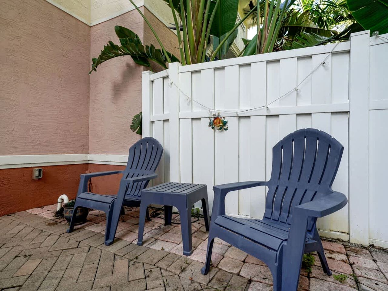 Modern Gated Townhouse with Heated Pool Access Near Beaches – Pompano Beach, Florida