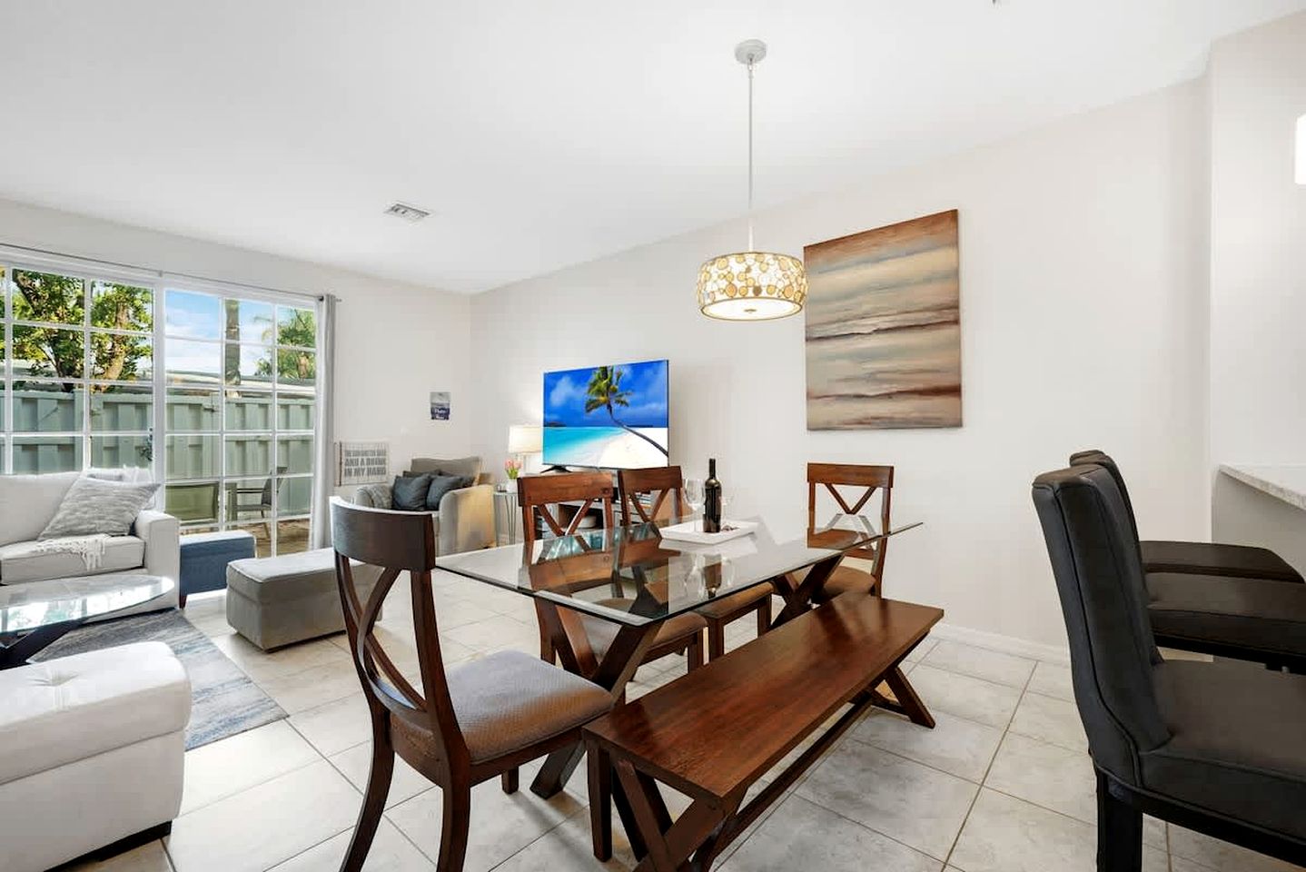 Modern Gated Townhouse with Heated Pool Access Near Beaches – Pompano Beach, Florida