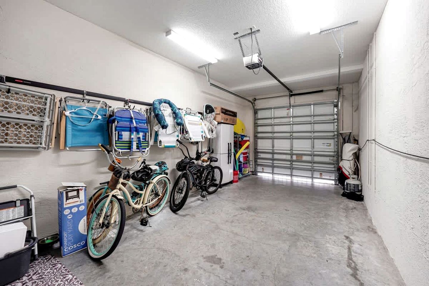 Modern Gated Townhouse with Heated Pool Access Near Beaches – Pompano Beach, Florida