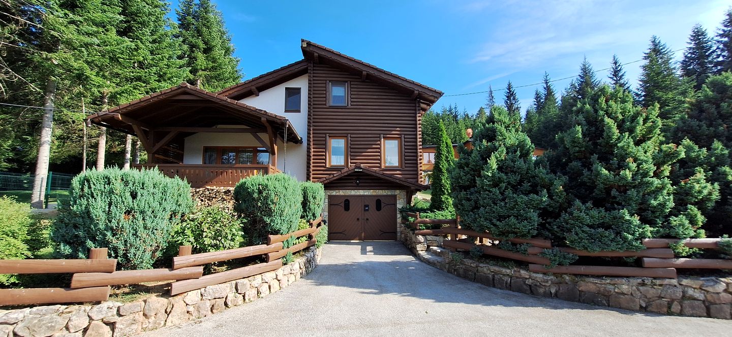 Secluded Log Cabin in the Forest for a Peaceful Mountain Getaway near Sarajevo, Bosnia and Herzegovina