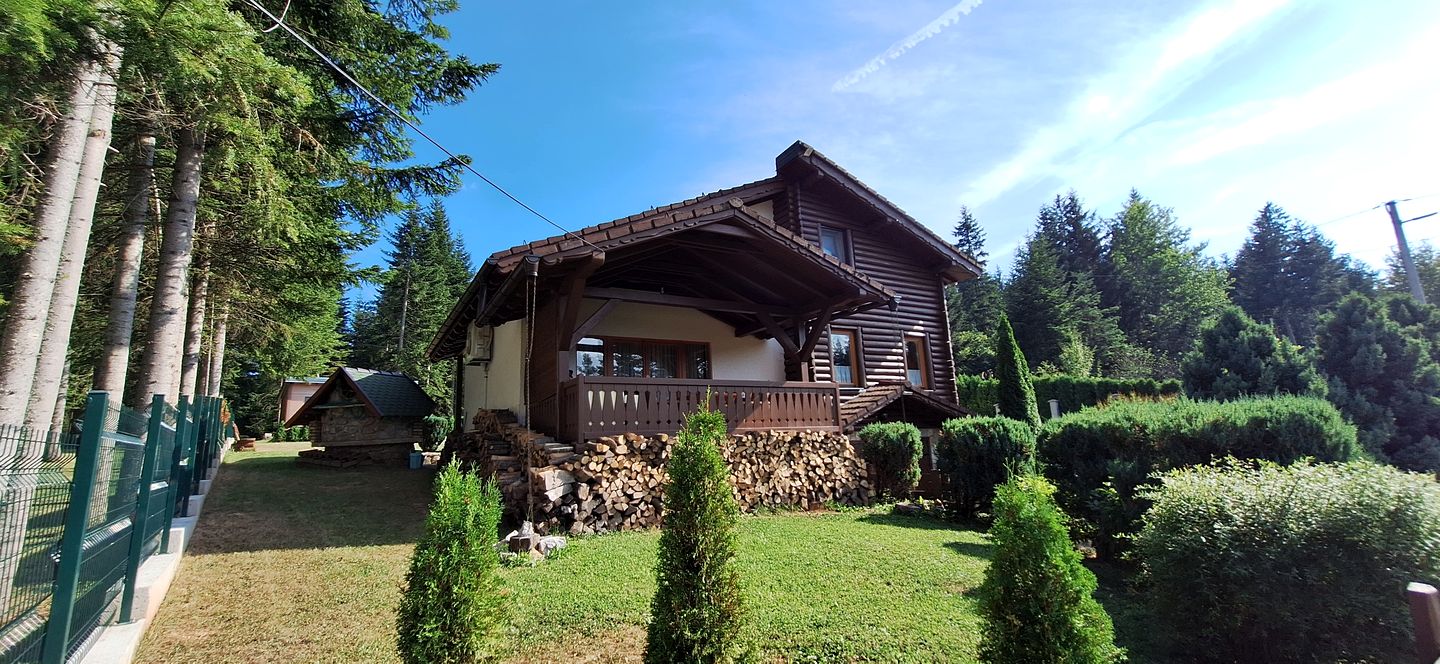 Secluded Log Cabin in the Forest for a Peaceful Mountain Getaway near Sarajevo, Bosnia and Herzegovina