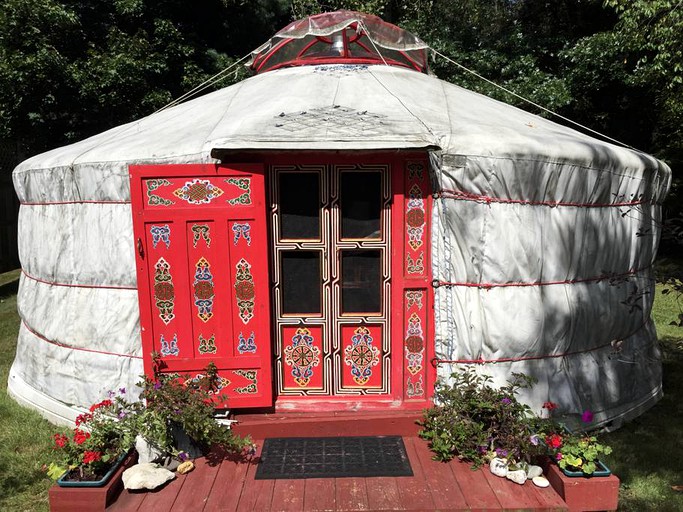 Yurts (Saratoga Springs, New York, United States)