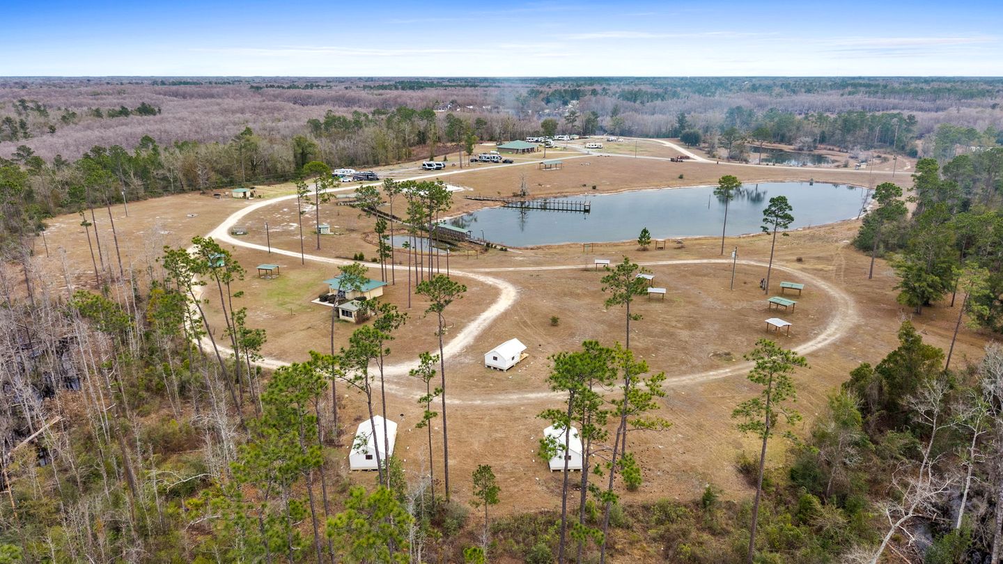 Outdoor Adventure Basecamp: World-Class Fishing, Hiking Trail & Pet-Friendly Fun in Wewahitchka, Florida