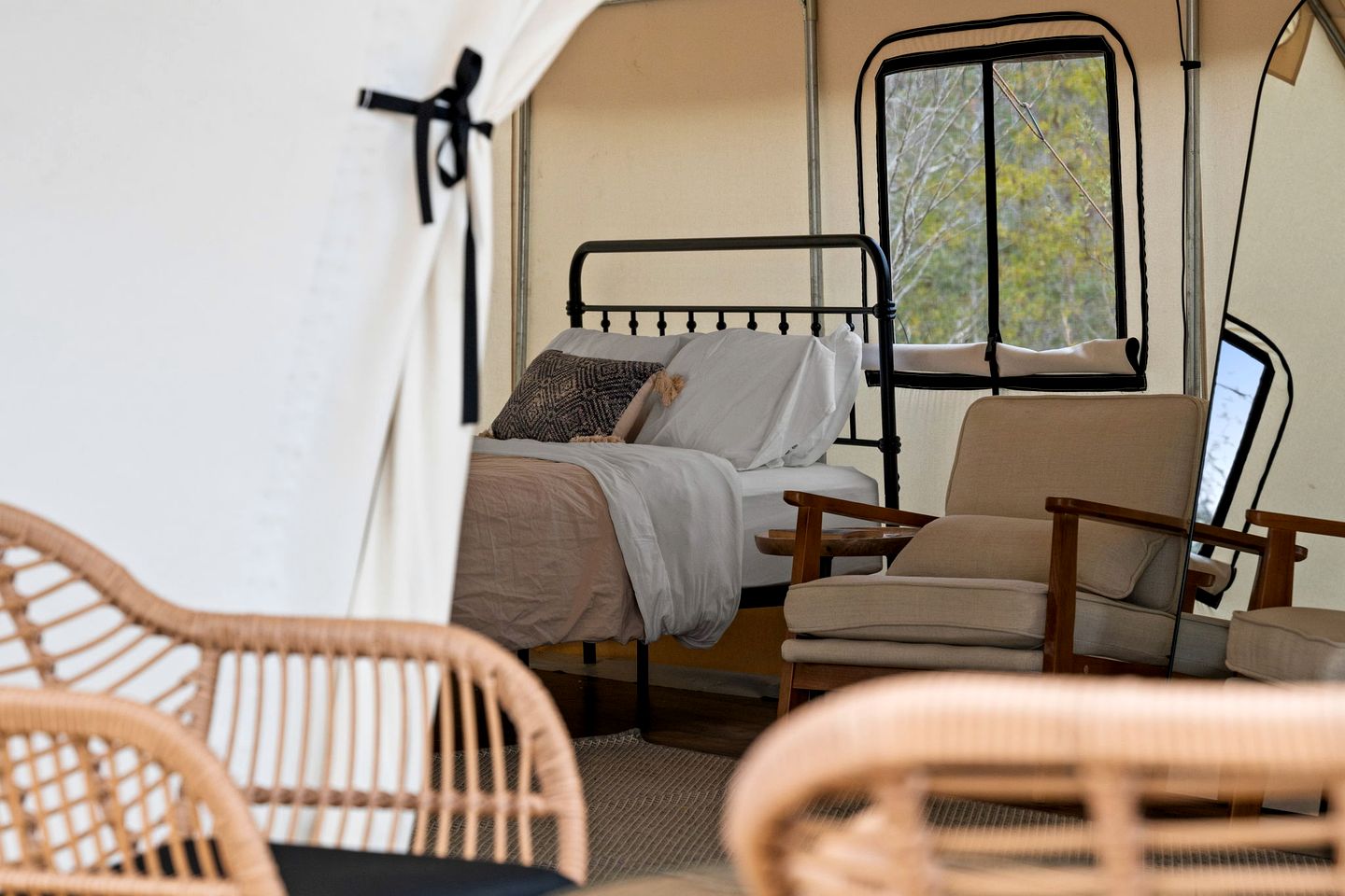 Outdoor Adventure Basecamp: World-Class Fishing, Hiking Trail & Pet-Friendly Fun in Wewahitchka, Florida