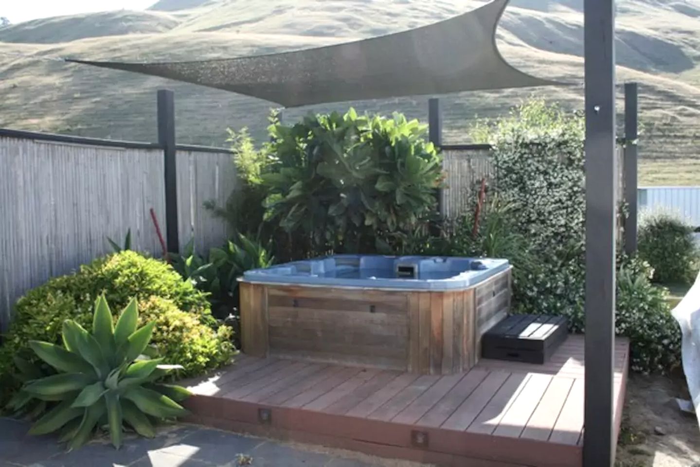 Secluded Country Cabin with a Shared Pool near Hastings, North Island