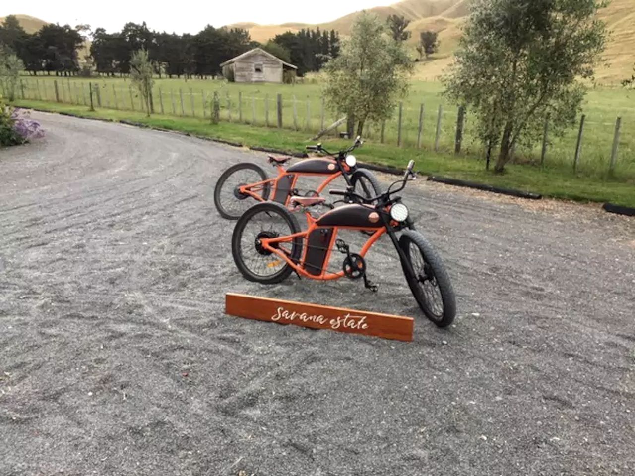 Secluded Country Cabin with a Shared Pool near Hastings, North Island