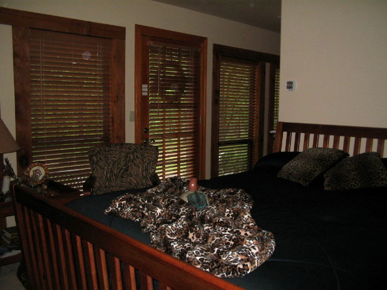 Rustic Cabin Rental on the Banks of a Private Lake in Catoosa, Oklahoma