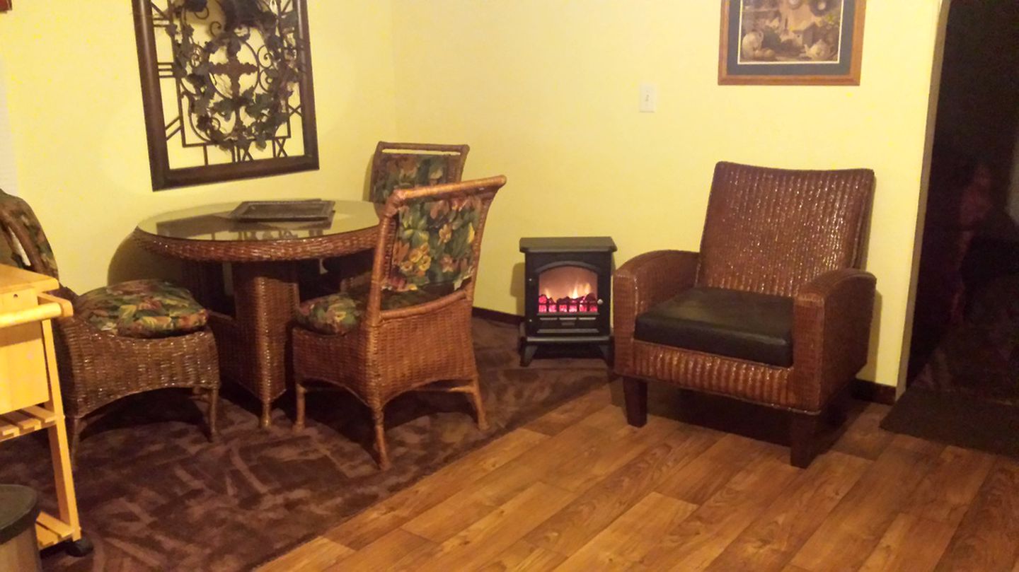 Rustic Cabin Rental on the Banks of a Private Lake in Catoosa, Oklahoma