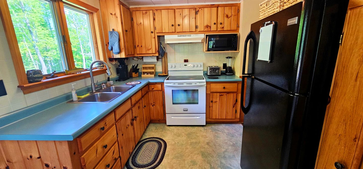 Radiant Pet-Friendly Cottage Oasis Near Moosehead Lake, Maine