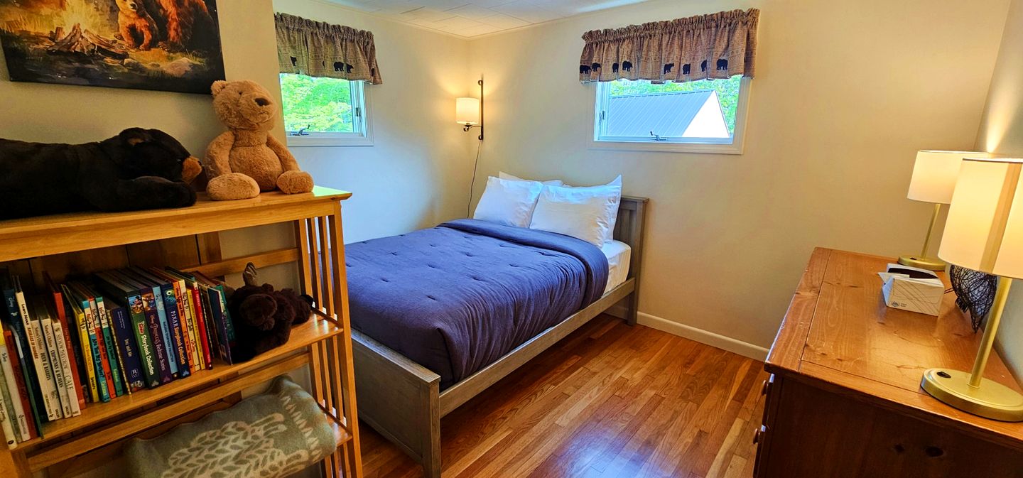 Radiant Pet-Friendly Cottage Oasis Near Moosehead Lake, Maine
