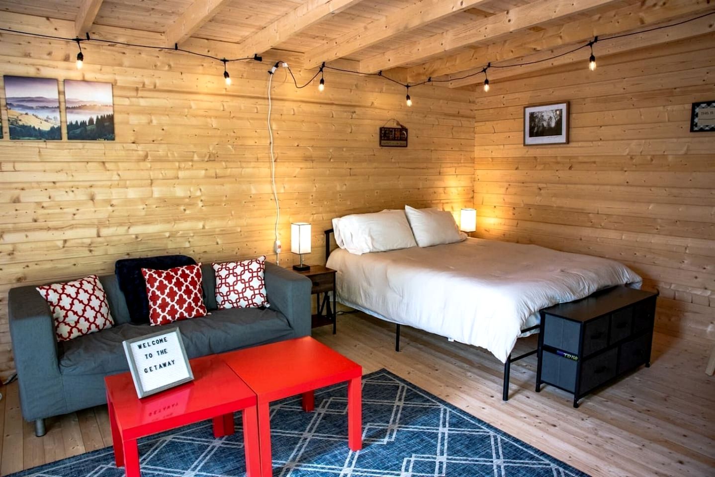 Cozy Scandinavian Cabin with EV Charging on 18-Acre Forest Retreat Near The Caverns & Waterfalls, Coalmont, TN
