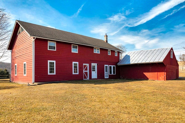 Barns (Pine Plains, New York, United States)